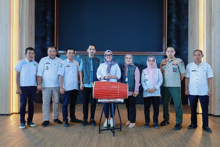 Bupati Barru Andi Ina Membuka Kegiatan Literasi Perencanaan Keuangan dan Waspada Entitas Keuangan Ilegal