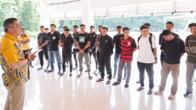 Lepas Tim PSSI Askab ke Piala Gubernur Sulsel 2025, Abustan: Jaga Nama Baik Barru dan Tunjukkan Semangat Sportif