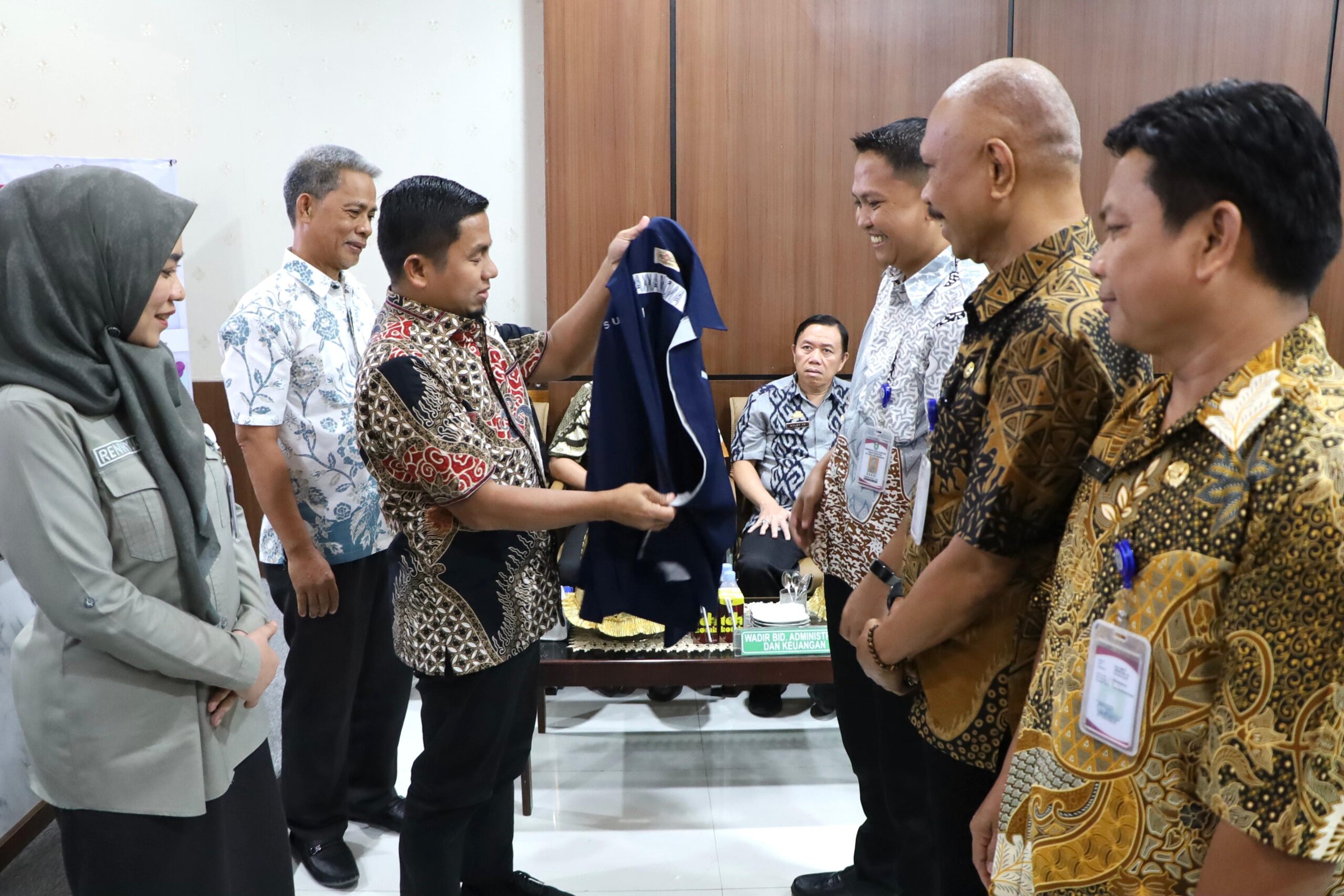 Wali Kota Parepare Tasming Hamid Apresiasi RSUD Andi Makkasau, Realisasikan Program Unggulan Seragam Gratis untuk ASN dan Tenaga Penunjang
