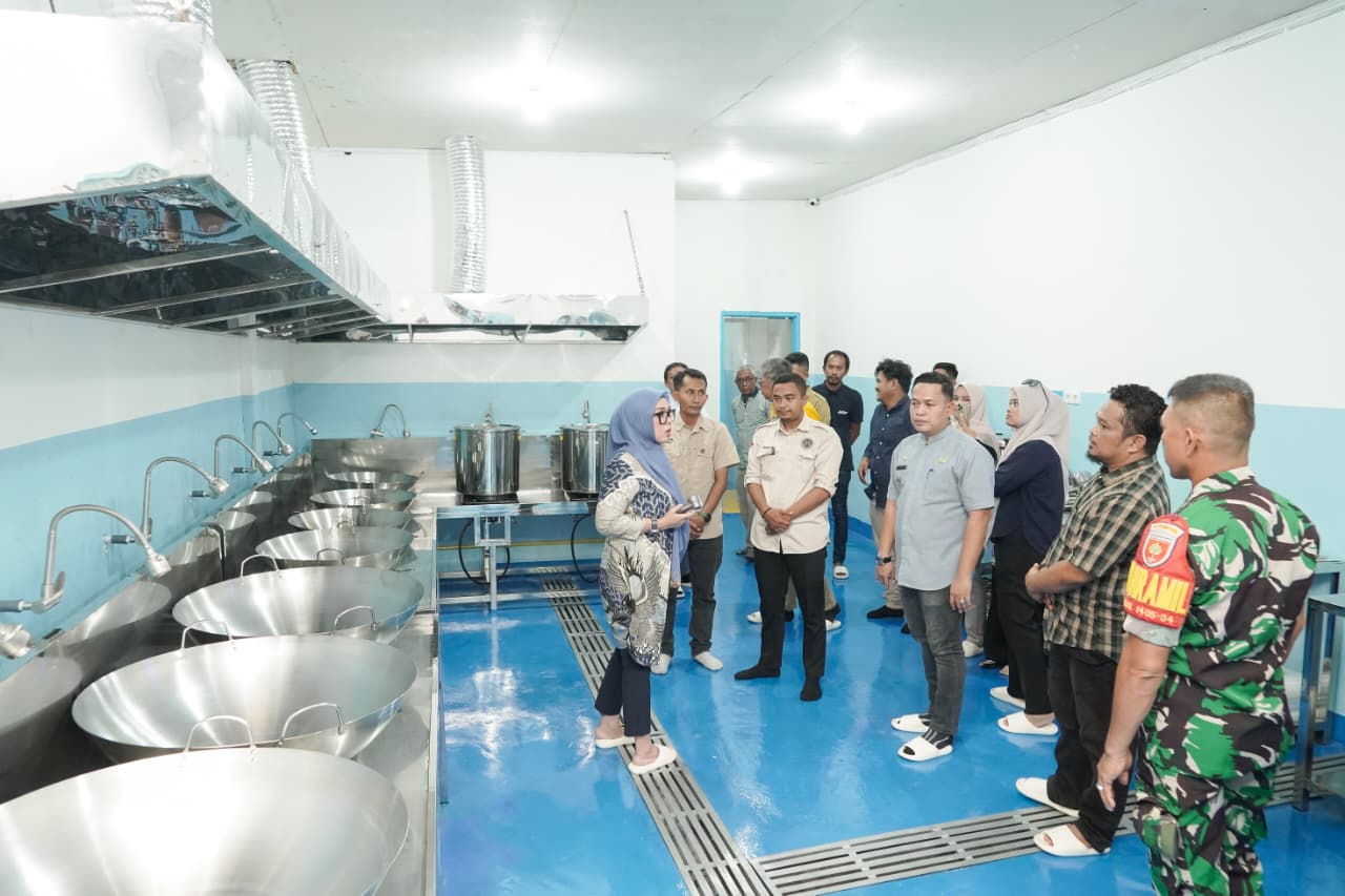 Bupati Barru Resmikan Dapur SPPG Pertama, Tegaskan Tak Ada Toleransi Penyimpangan Program MBGBupati Barru Resmikan Dapur SPPG Pertama, Tegaskan Tak Ada Toleransi Penyimpangan Program MBG