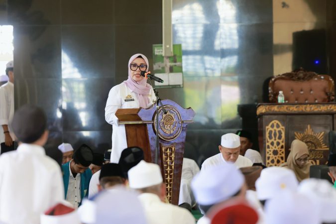 Bupati Barru Andi Ina Apresiasi 40 Tahun Kepemimpinan Anregurutta HM Faried Wadjedy di Popes DDI Mangkoso