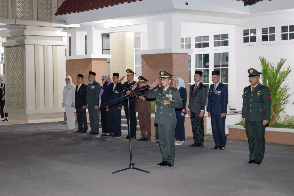 Bupati dan Wakil Bupati Barru Hadiri Upacara Taptu HUT ke-80 Kemerdekaan RI