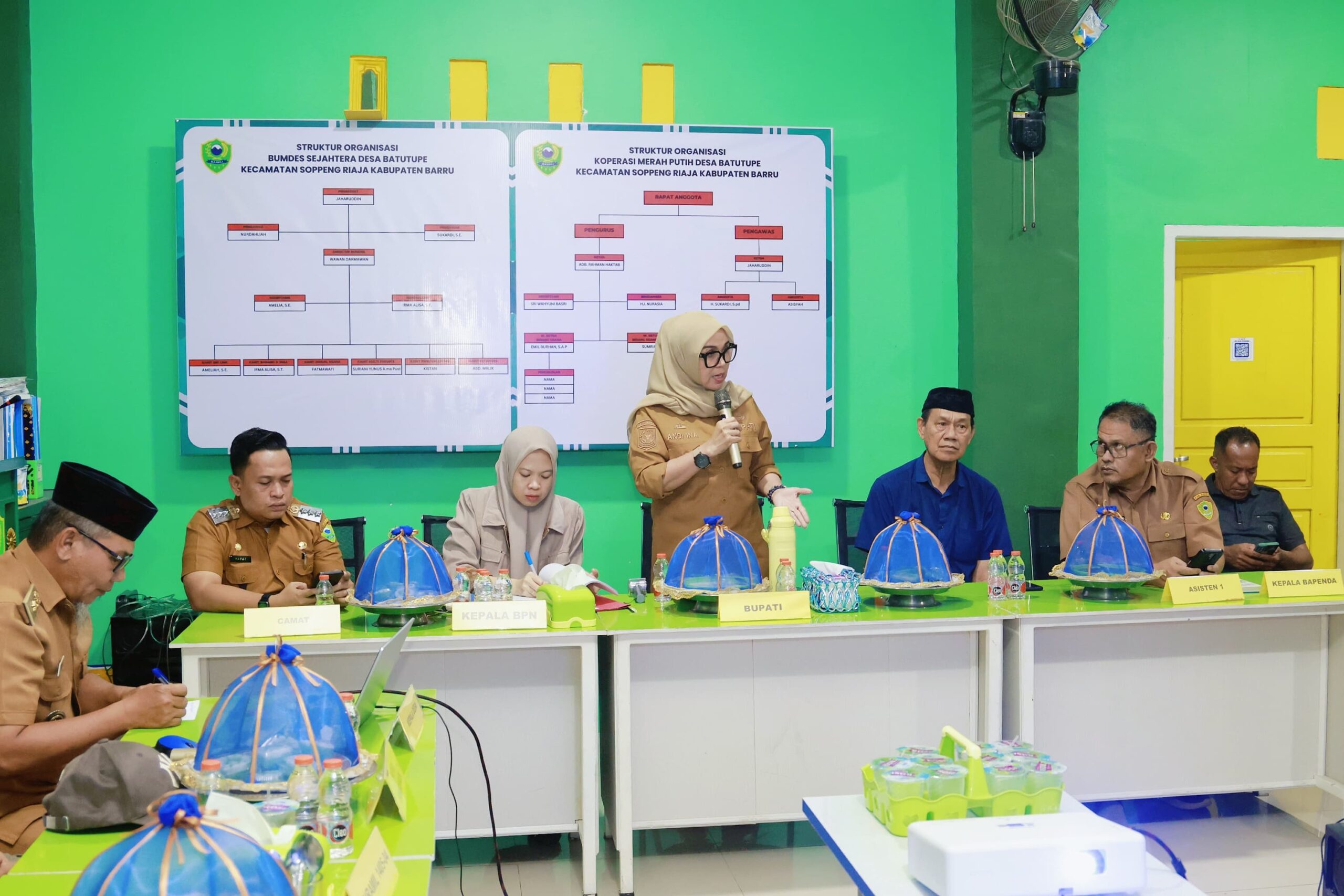 Bupati Barru Andi Ina Kartika Sari Pimpin Mediasi Sengketa Pengelolaan Pantai Lasonrai