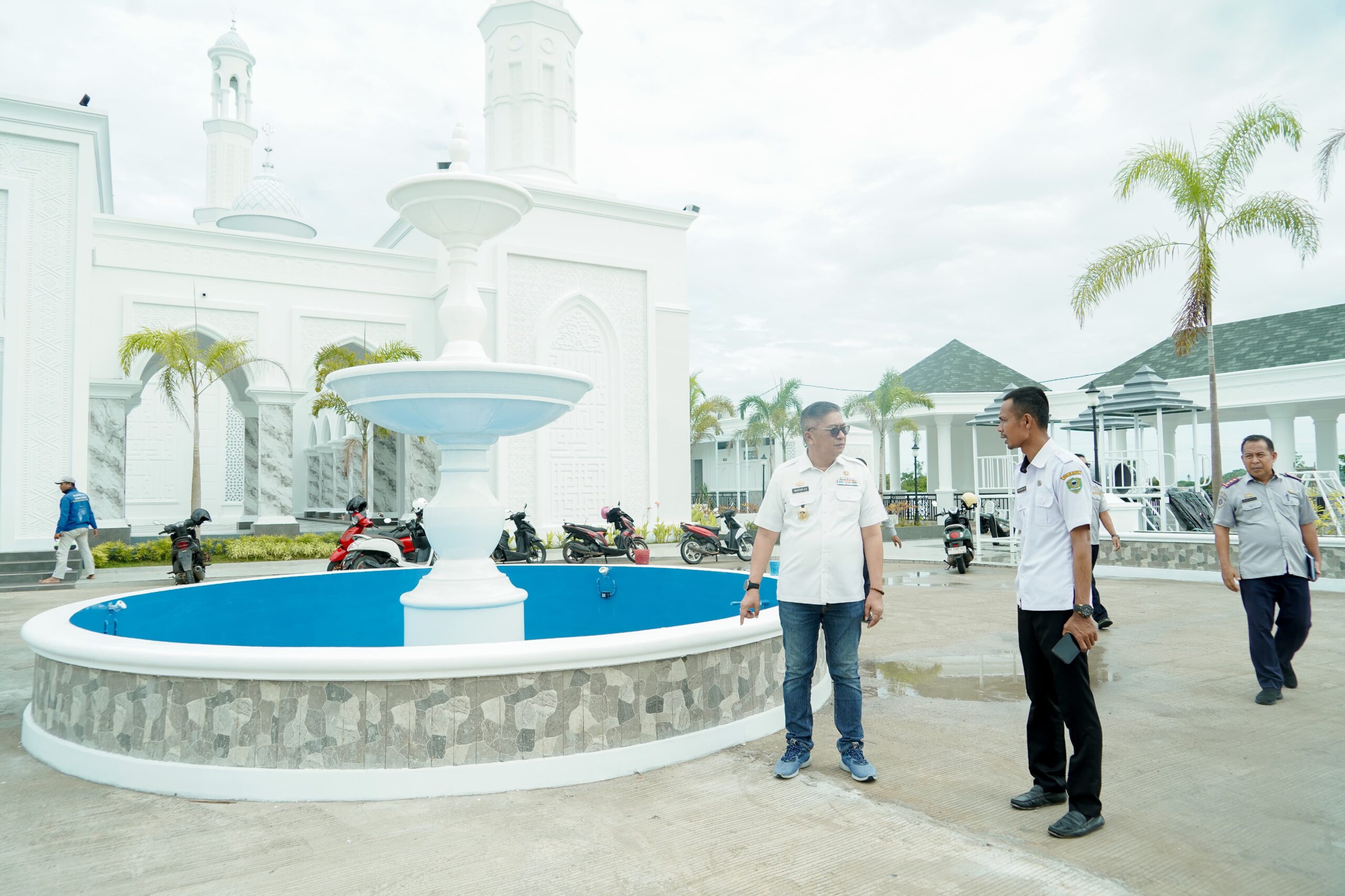 Wabup Barru Abustan A. Bintang Tinjau Persiapan Peresmian Masjid Baiturrahman Zam Zam Centre