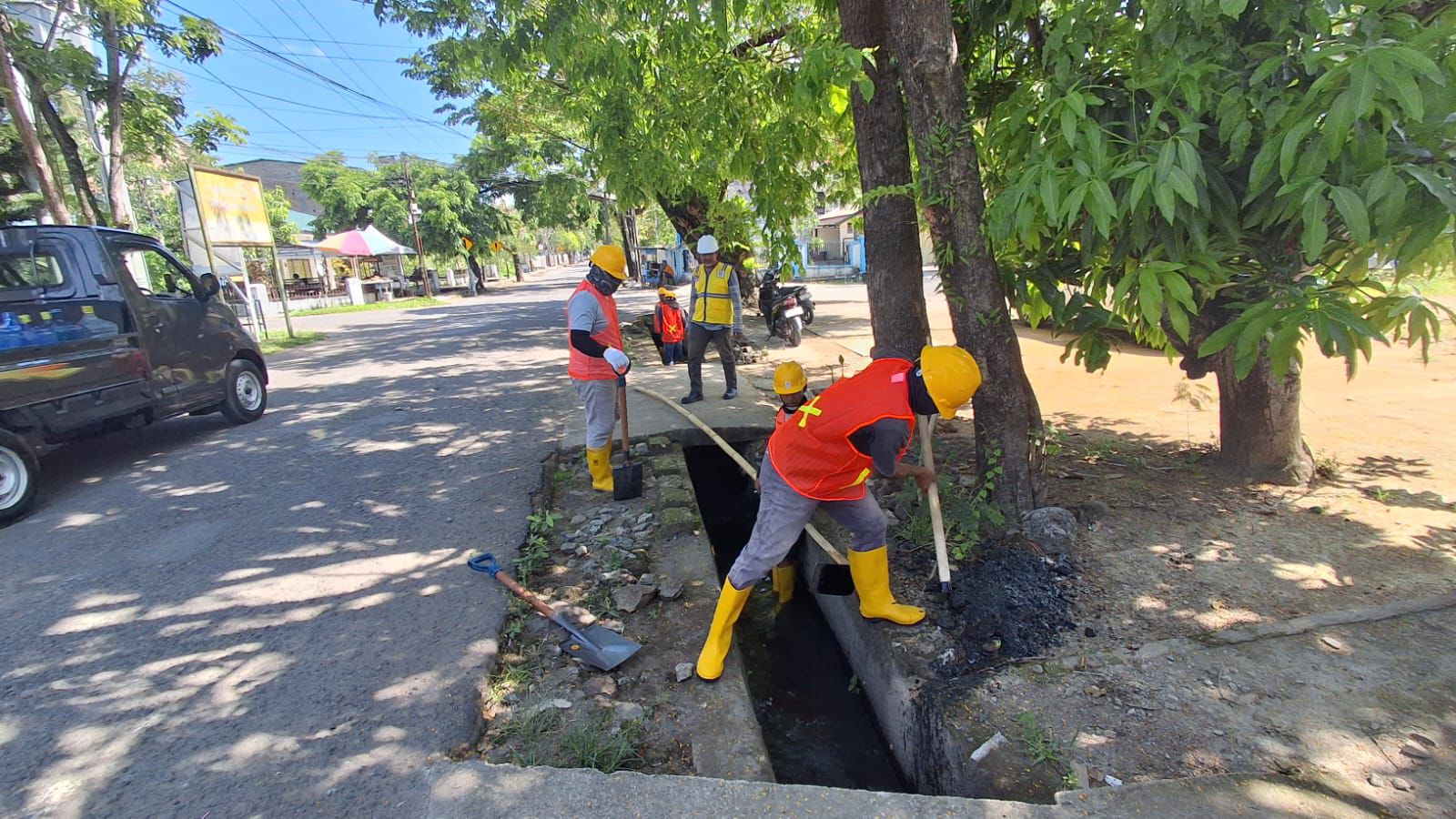 Bupati Barru Instruksikan PUPR Gerak Cepat Tangani Titik Genangan, Pastikan Aliran Air Kembali Lancar