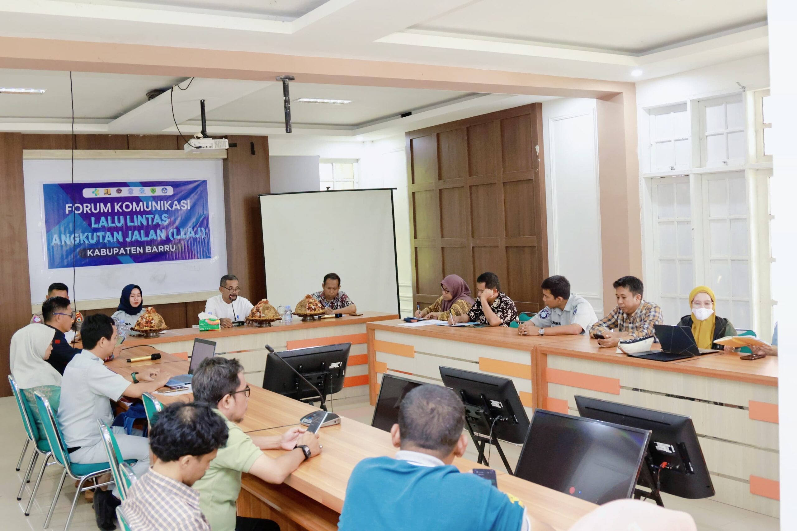 Rapat Koordinasi Pemkab Barru Rumuskan Langkah Teknis Kurangi Kecelakaan di Jalan Nasional