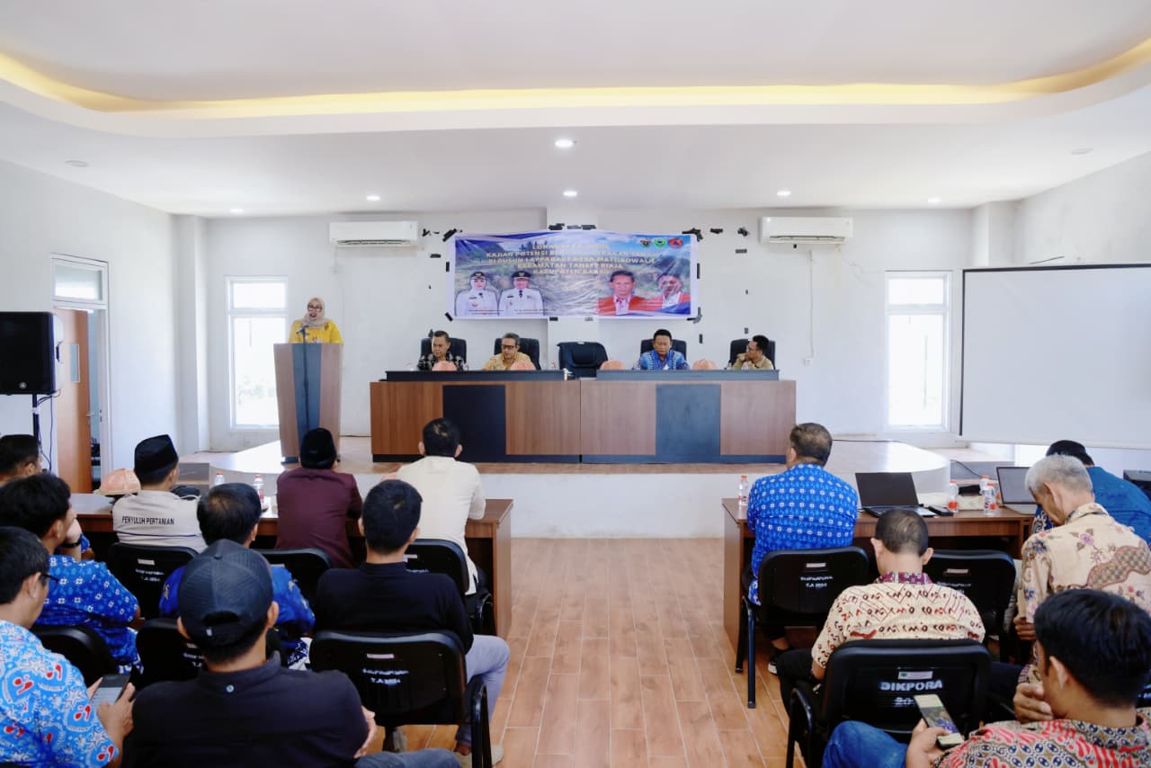 Pemkab Barru Andi Ina Kartika Sari Bahas Potensi Gerakan Tanah Mattirowalie dalam Lokakarya Mitigasi Bencana